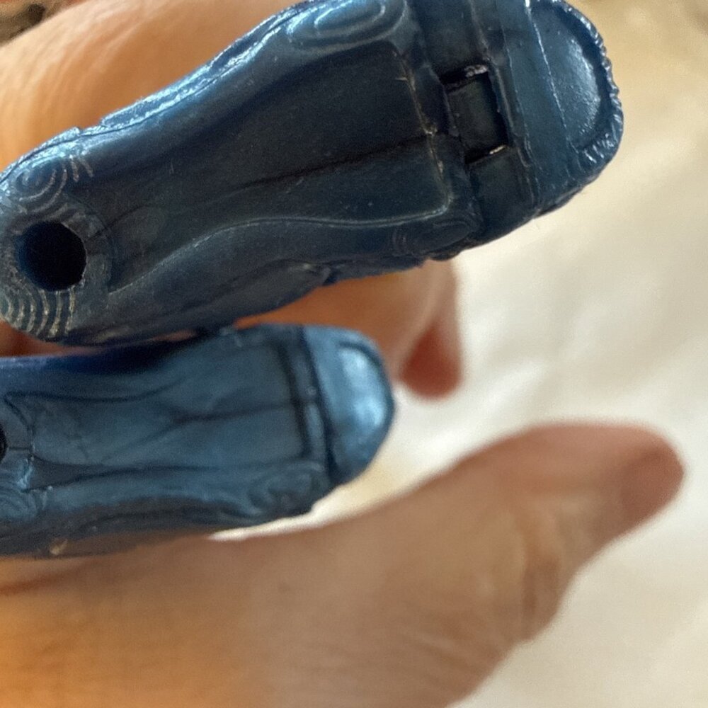 Vintage Batman 1993 Kenner 4.75" Gold Suit / Blue Beetle - Picture 7 of 10